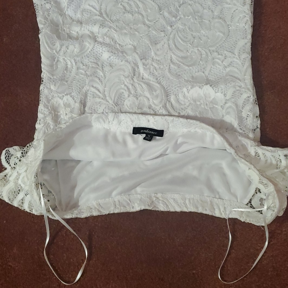 NWOT Off-Shoulder White Lace dress - Picture 4 of 6